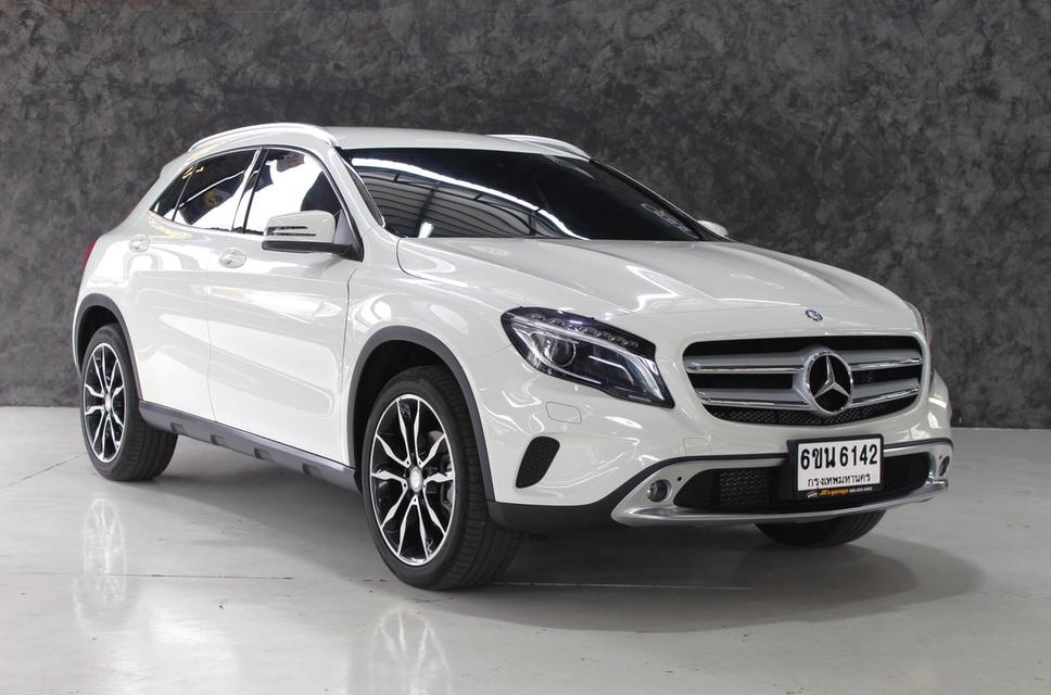 รหัสรถ JRS6142 GLA 200 ปี 2016 สีขาวสวยๆ รถ suv