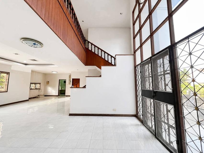 ขายบ้านเดี่ยว  หมู่บ้านเมืองดี ทวีวัฒนา–ศาลาธรรมสพน์ หลังมุม แปลงใหญ่ใหญ่ 127.6 ตร.วา.   เพียง 6.89MB 6