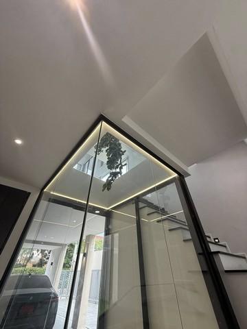 ให้เช่าPENTHOUSE Master Bedroom 4 ชั้น แอร์ทุกชั้น 527 ตารางเมตร มีลิฟท์ส่วนตัว หลังCentral eastville