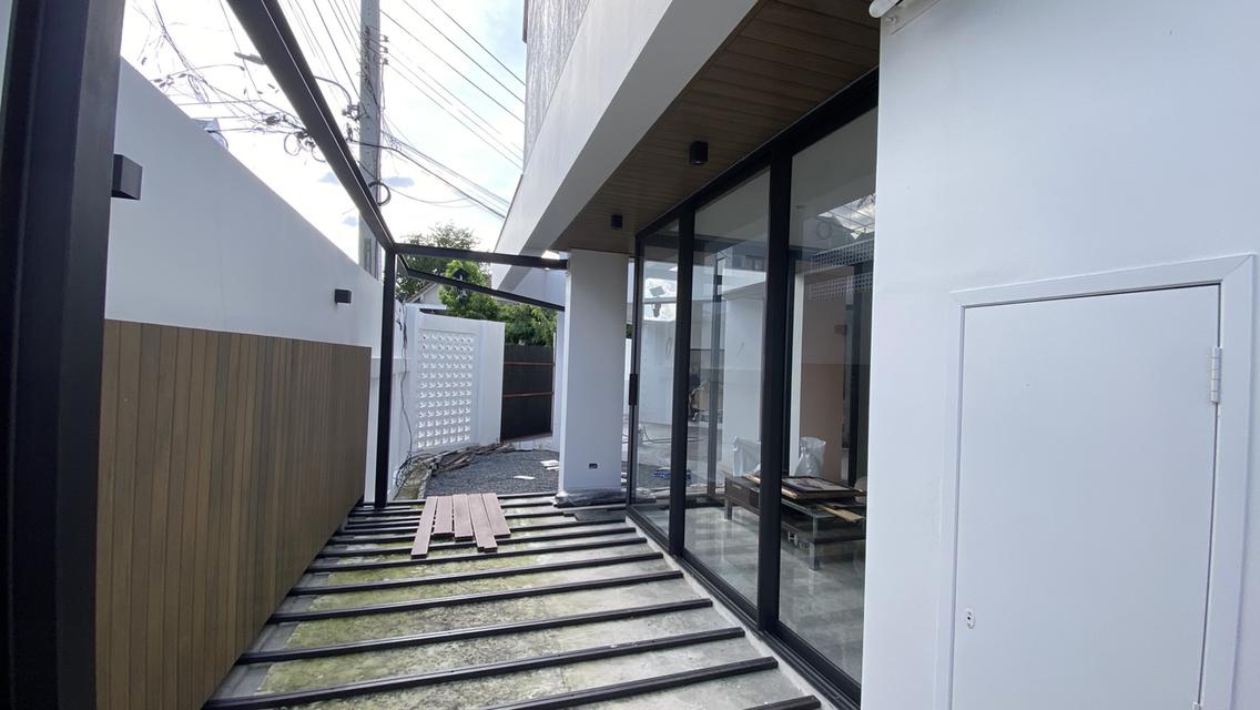 ที่ดินพร้อมสิ่งปลูกสร้าง 10