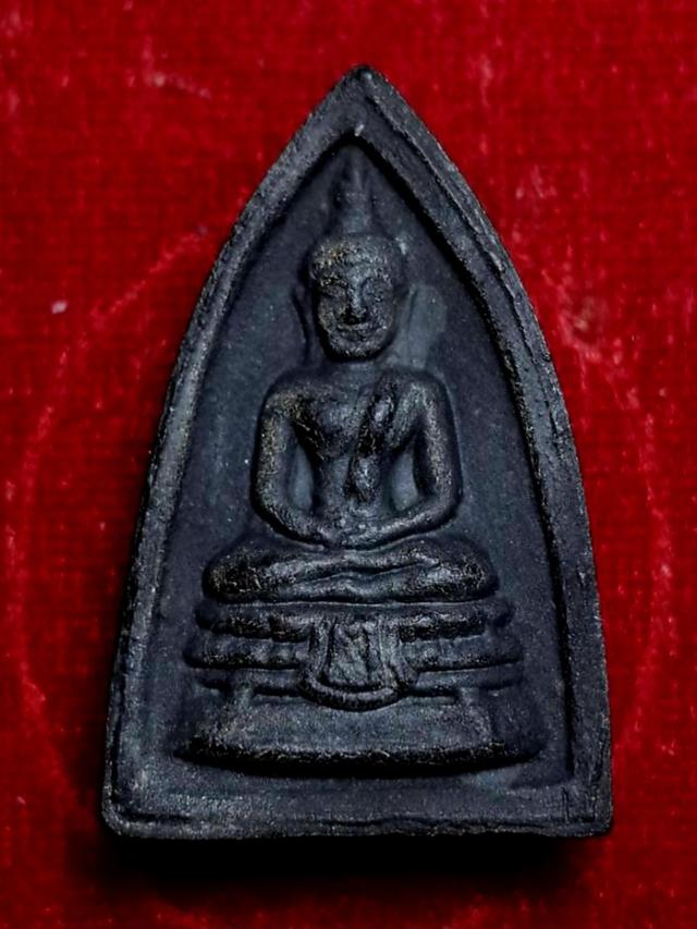 พระผงกลีบบัวเล็ก เนื้อผงใบลาน เคาะเดียว