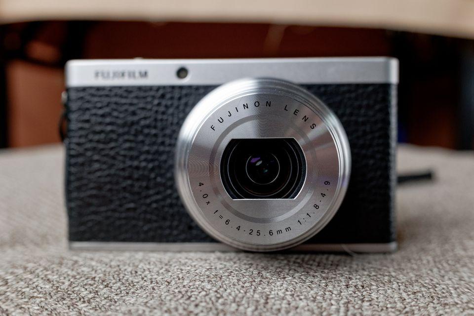 ส่งต่อกล้องคอมแพค Fujifilm XF1 4