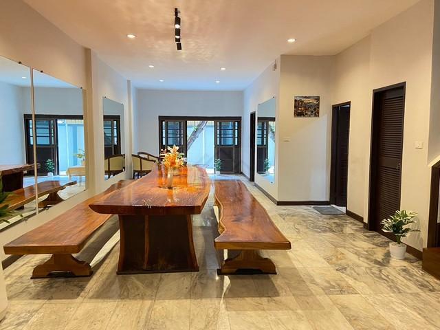 ให้เช่าทาวน์เฮ้าส์ ขนาดใหญ่ เอกมัยซอย 4 ถนนสุขุมวิท 63 เฟอร์นิเจอร์ครบ ใกล้ BTS เอกมัย 3