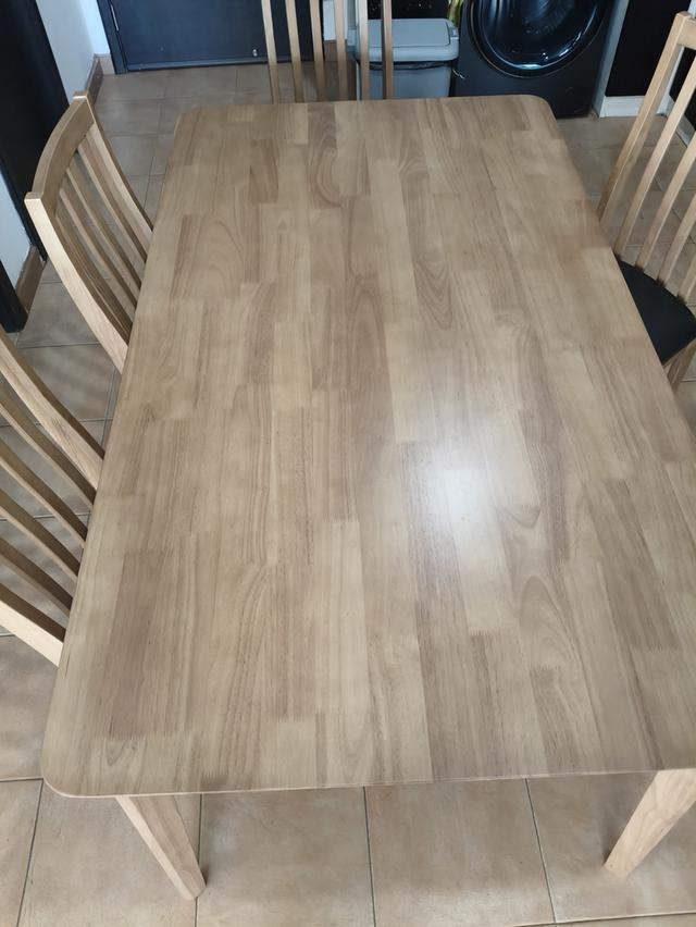 ชุดโต๊ะอาหาร Femmie พร้อมเก้าอี้ 6 ตัว - สีไม้ธรรมชาติ