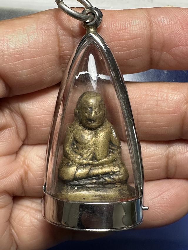 รูปหล่อล.พ.เงิน พิมพ์ขี้ตาสามชาย พระผ่านการบูชา พร้อมกรอบ 11