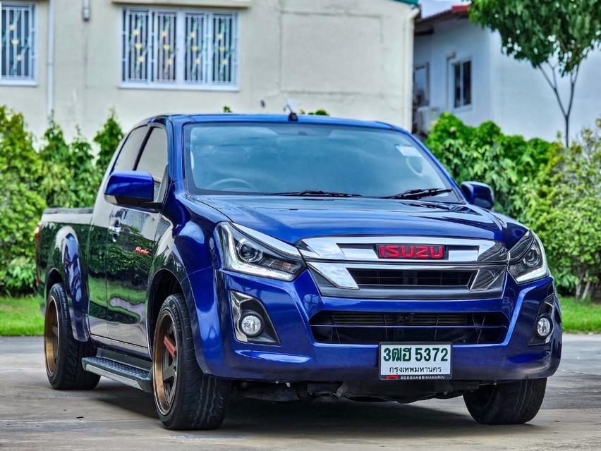 Isuzu