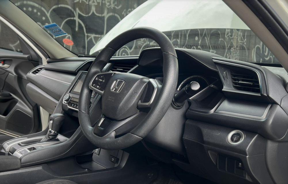 รูป Honda Civic FC 1.8 E i-VTEC auto ปี 2016  6