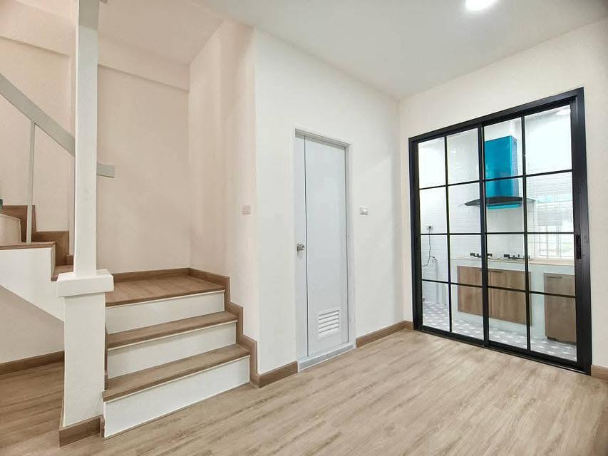 ทาวน์โฮม 2 ชั้น หมู่บ้าน ราณี ซ อ ย น ว มิ น ท ร์ 1 3 5  พร้อมทำเรื่องกู้ให้ฟรี 6