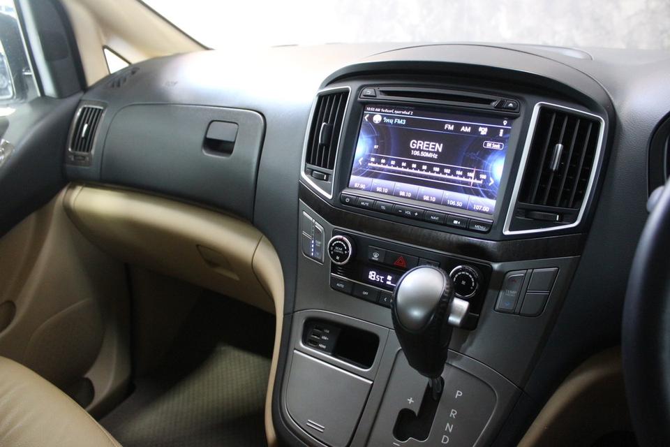 รหัสรถ JRS3187 🚐✨ HYUNDAI H-1 ปี 2017 สีดำสุดหรู สภาพพร้อมใช้ รูปที่ 19