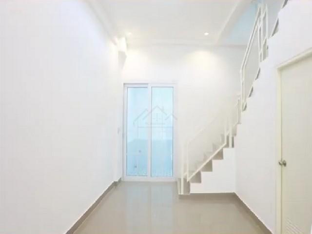 ขายอาคารพาณิชย์ 4 ชั้น Minimal Style 352 ตรม. ซอยลาดพร้าว 45 รีโนเวทใหม่หมด ใกล้สถานีรถไฟฟ้าสายสีเหลือง **มีให้เลือก 3 ค 4