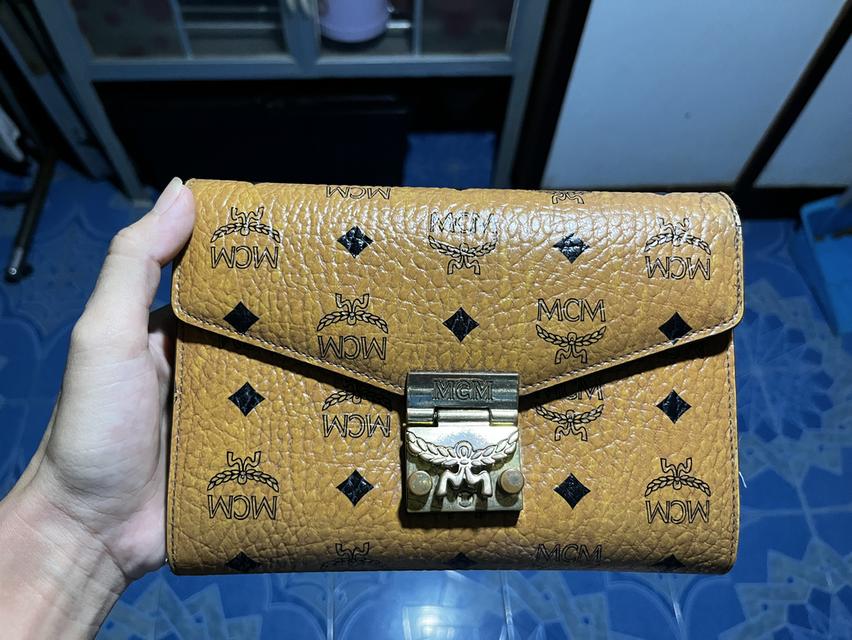 กระเป๋า MCM ด้านนอกสวยใหม่ใส่แล้ววดูสวย
