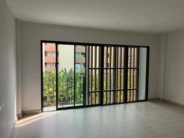 ขายอาคารพาณิชย์ 1 คูหา 3 ชั้น พื้นที่ 200 ตรม. โครงการ Deco ซ.สุขุมวิท 70 ทับ 5 ใกล้ BTS แบริ่ง 6