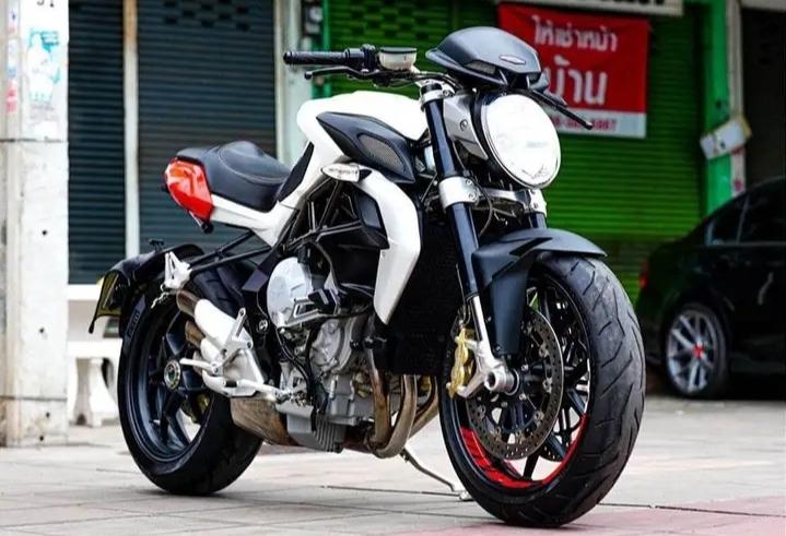 2015 MV Agusta Brutale 800 3