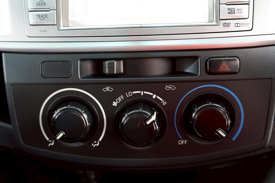 TOYOTA HILUX VIGO 2.5 G AT  ปี2013  8