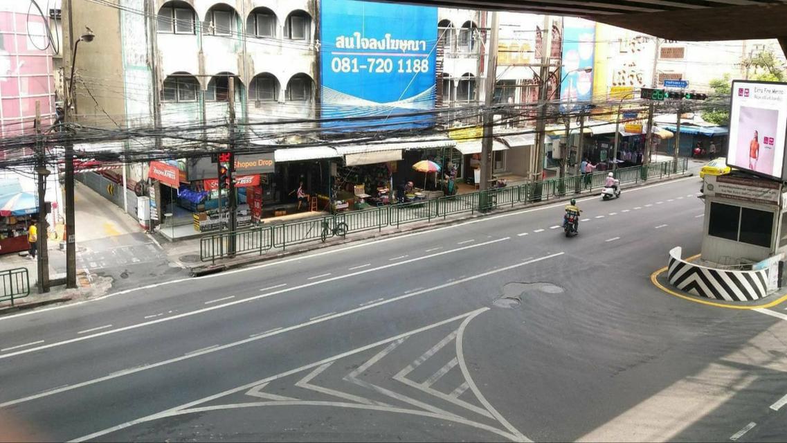 ขายที่ดินมีสิ่งปลูกสร้าง 3-0-29 ไร่ (ผังสีแดง) ติด ถ.รามคำแหง ห่างรถไฟฟ้าMRT สถานีรามคำแหง 400 เมตร เขตบางกะปิ กรุงเทพๆ 2