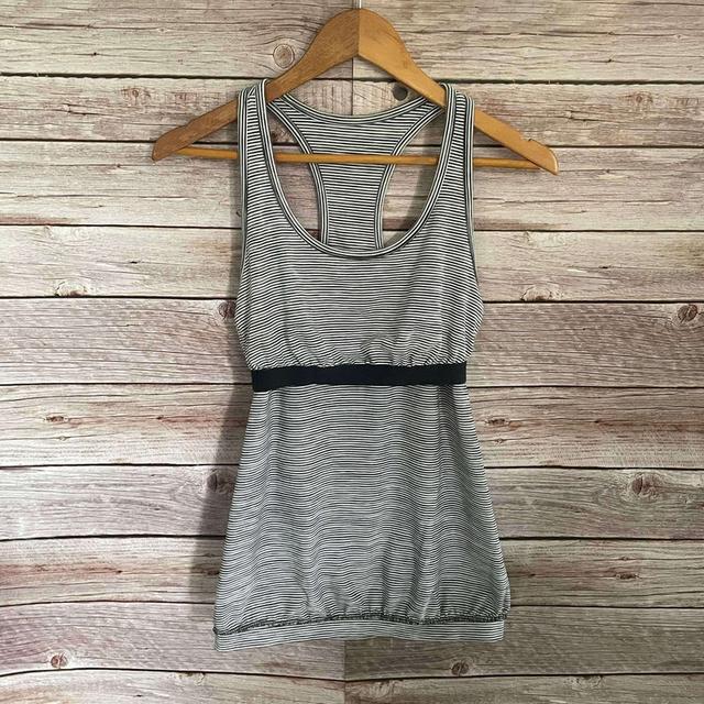 เสื้อกีฬาโยคะมือสอง สวย รูปที่ 4