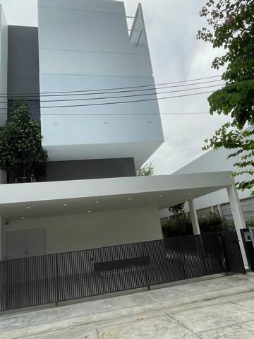 ให้เช่าโฮมออฟฟิศ 3.5ชั้น 42 ตรว. อยู่ในโครงการอาคิน วิภาวดี ใกล้สนามบินดอนเมือง 1