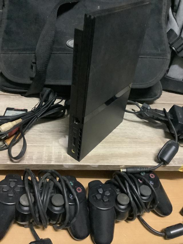 เพลย์2สภาพใช้งานได้ปกติดี+เหมาเกมเพลย์12เครื่อง,จอย,อุปกรณ์ต่างๆ