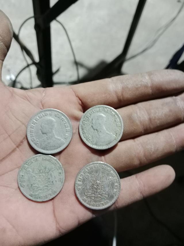 เหรียญ1บาทปี2505หลังตราแผ่นดิน