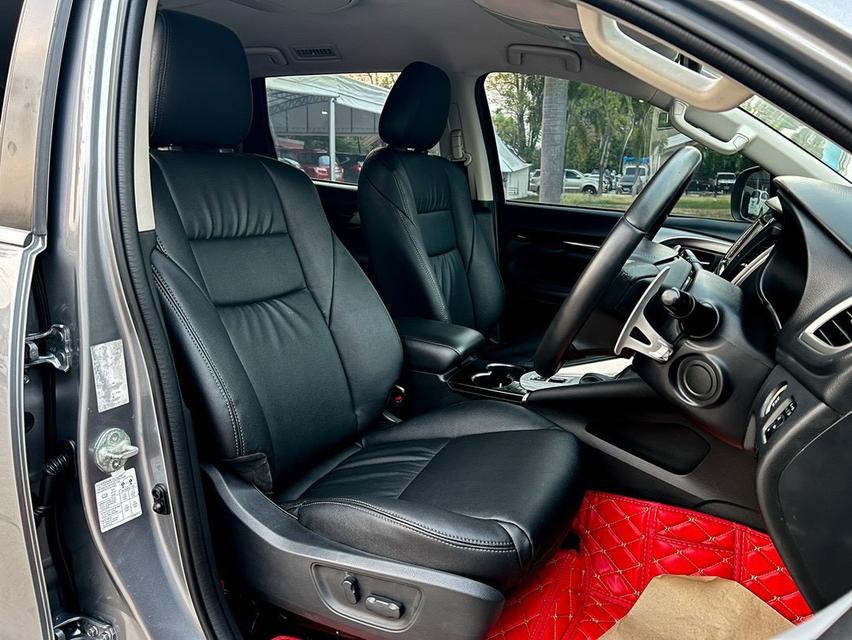 ขาย Mitsubishi Pajero 2.4GT ปี17 11