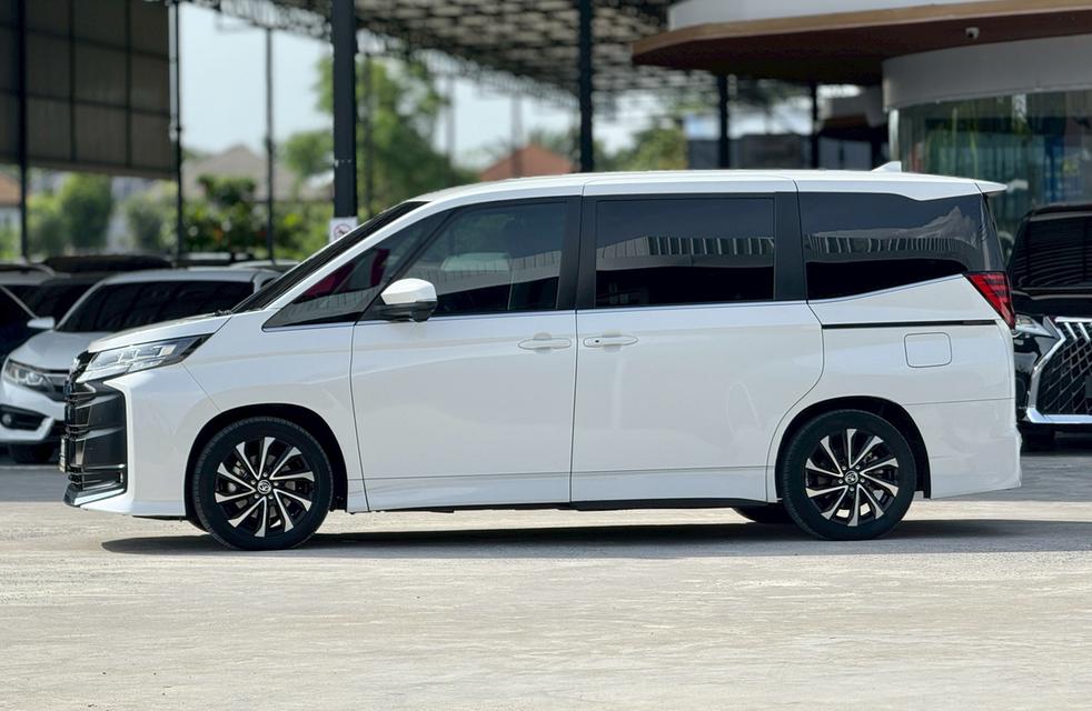 ขาย Toyota Noah 1.8Hybrid SZ ปี22