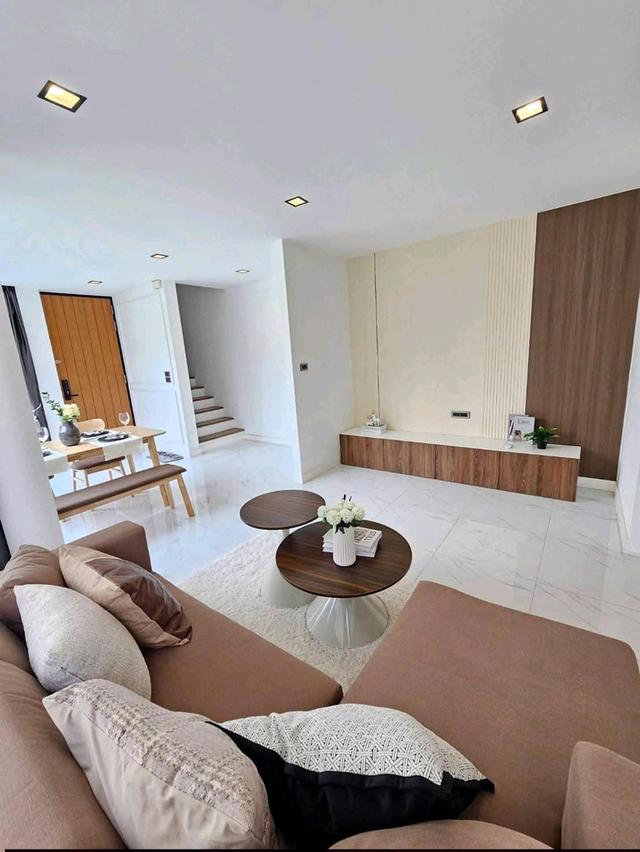 ขายบ้านแฝด Pool Villa 3.5 ชั้น พระราม 9 ตกแต่งหรู พร้อมอยู่ ให้พื้นที่ใช้สอยมากกว่าบ้านเดี่ยว 7