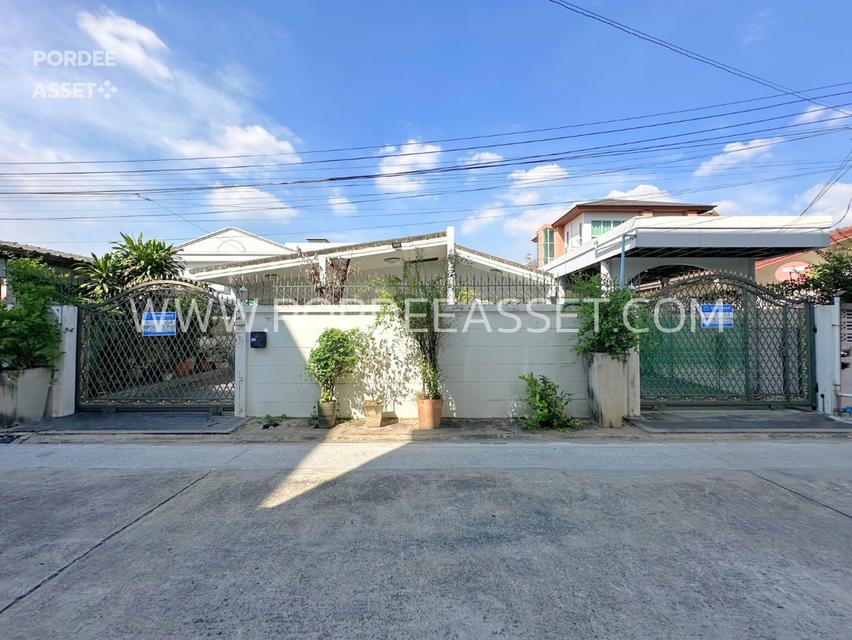 บ้านชั้นเดียว 64 ตร.ว. รัชดานิเวศน์ ประชาราษฎร์บำเพ็ญ24 ใกล้รถไฟฟ้า MRT ห้วยขวาง สุทธิสาร เข้าออกได้หลายทาง รัชดาภิเษก ลาดพร้าว เหม่งจ๋าย เลียบด่วนเอก 19