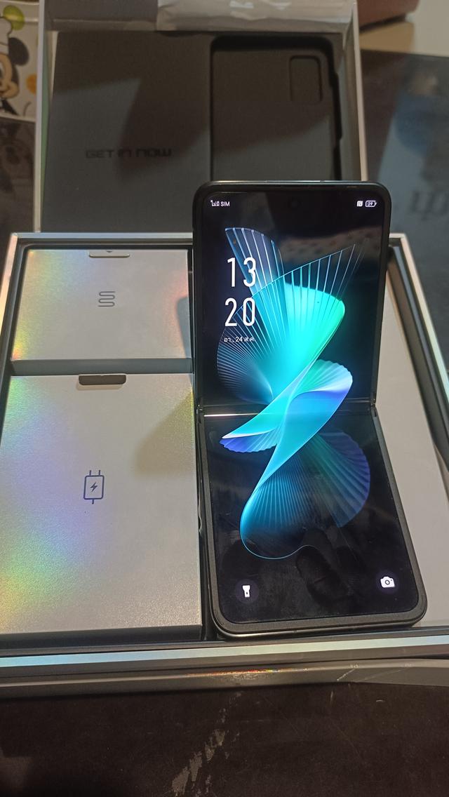 โทรศัพท์มือถือ infinix zero flip 512GB ram 16GB 2