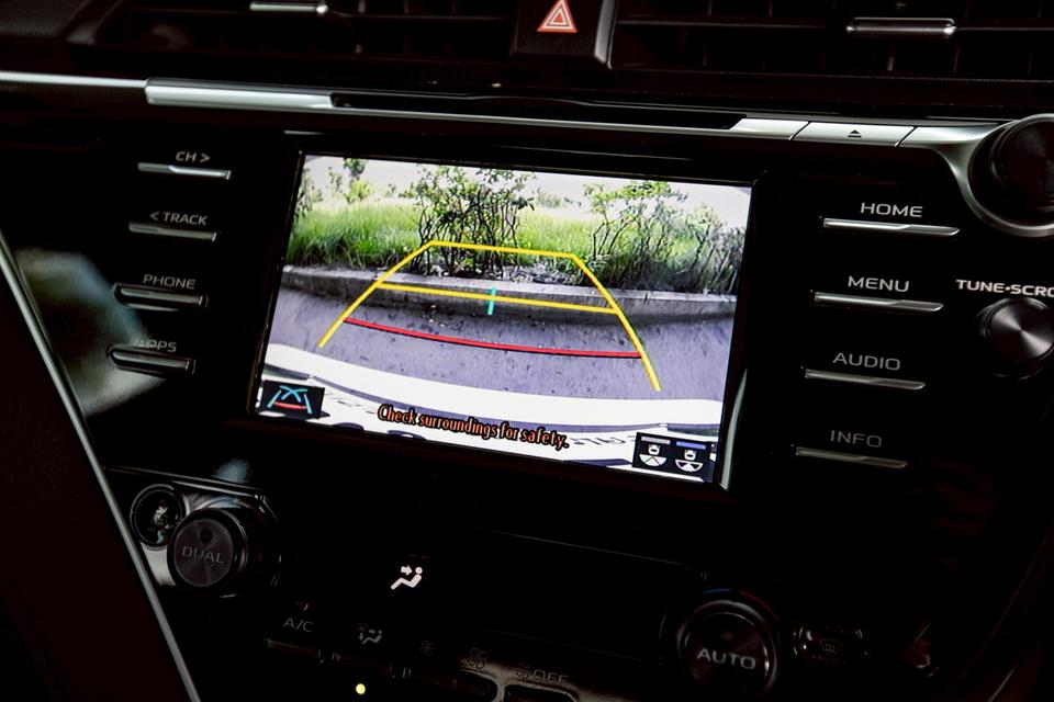 ขาย Toyota Camry 2.0G ปี19 9