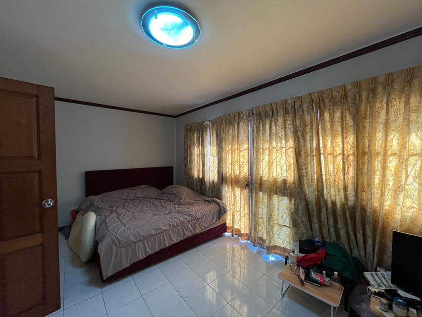 ขายถูก ทาวน์เฮ้าส์ 4 ชั้น บ้านสวนซื่อตรง ลาดพร้าว 87 ซอยประดิษฐมนูธรรม ซ. 10 ถนนเลียบทางด่วนรามอินทรา เขตวังทองหลาง กทม. 10