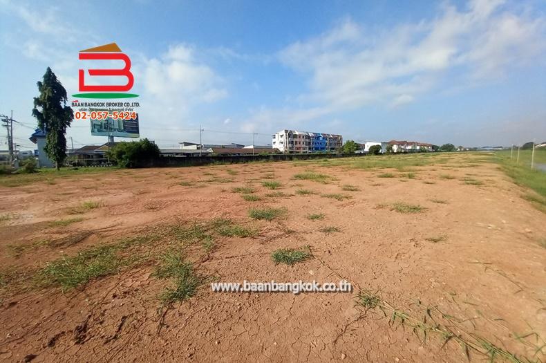 ที่ดินเปล่า ติดถนนสาย ปท.3004 (ลำลูกกา-คลอง 7) เนื้อที่ 28-2-42.9 ไร่ ใกล้สามแยกไฟแดง เส้น 3004 ตำบลบึงคำพร้อย อำเภอลำลูกกา จังหวัดปทุมธานี