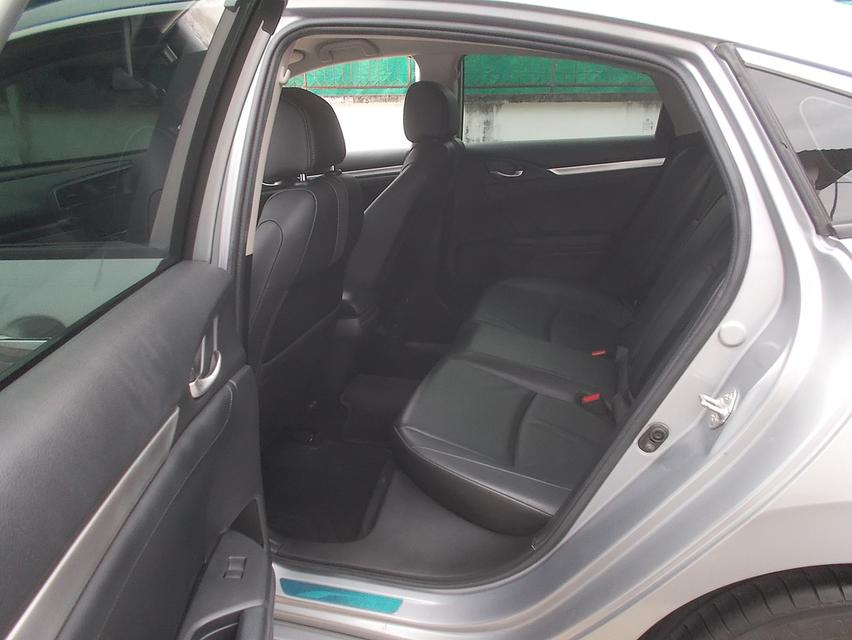 Honda Civic Fc 1.8 EL ปี 2019 11