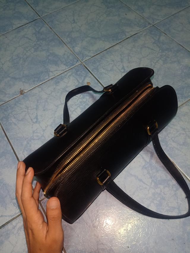 กระเป๋าแบรนด์เนมผู้หญิง