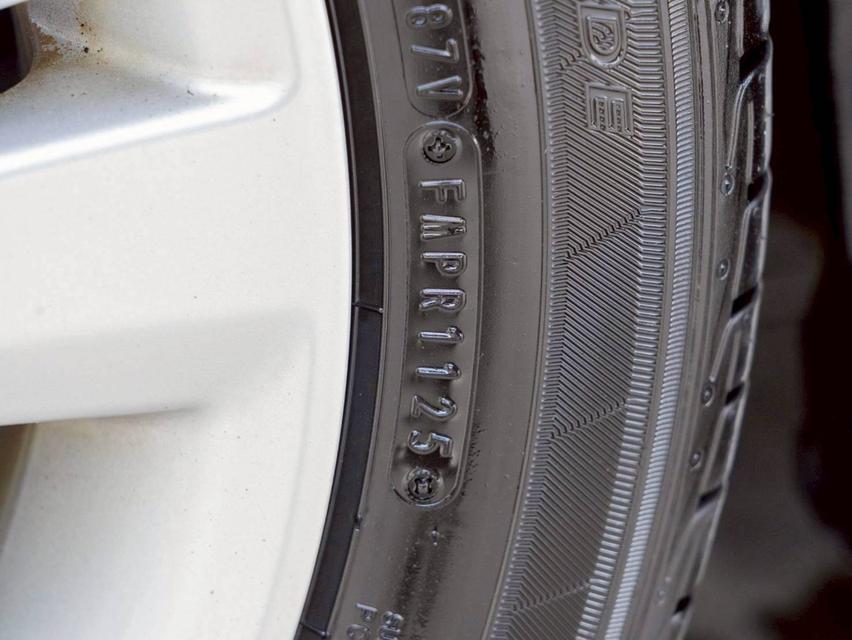 Honda jazz 1.5SV ปี 2012 ♨️ #ประกันเครื่องเกียร์3ปี3หมื่นkm♨️ 9