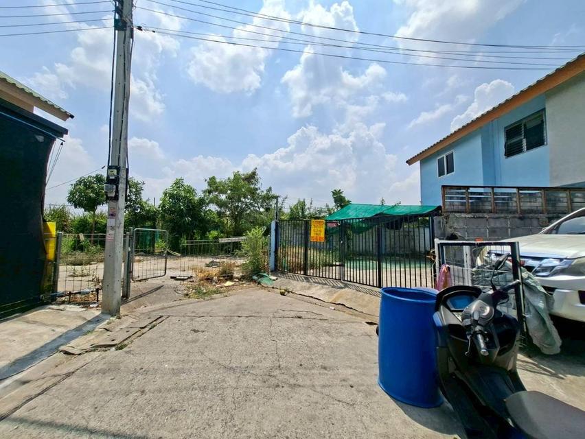 ขายบ้านทาวน์เฮ้าส์ 2 ชั้น หลังมุม หมู่บ้านเอื้ออาทร คลอง2 2