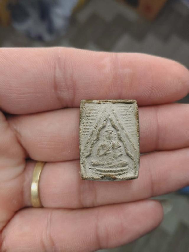 พระผงของขวัญวัดปากน้ำรุ่น 1