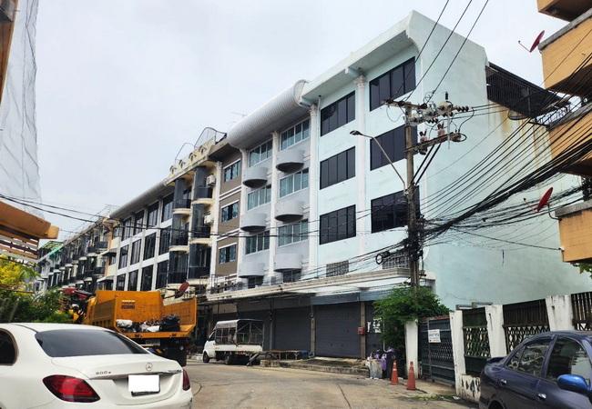 ขายอาคารพาณิชย์ ซอยแจ้งวัฒนะ 10 เนื้อที่ 30 ตร.ว. 2 คูหาตีทะลุ ทำเลดี 1