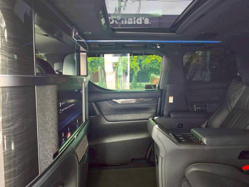 รหัสรถ KPV1854 2023 LEXUS LM300h Executive Lounge 4 Seat Hybrid E-four 6