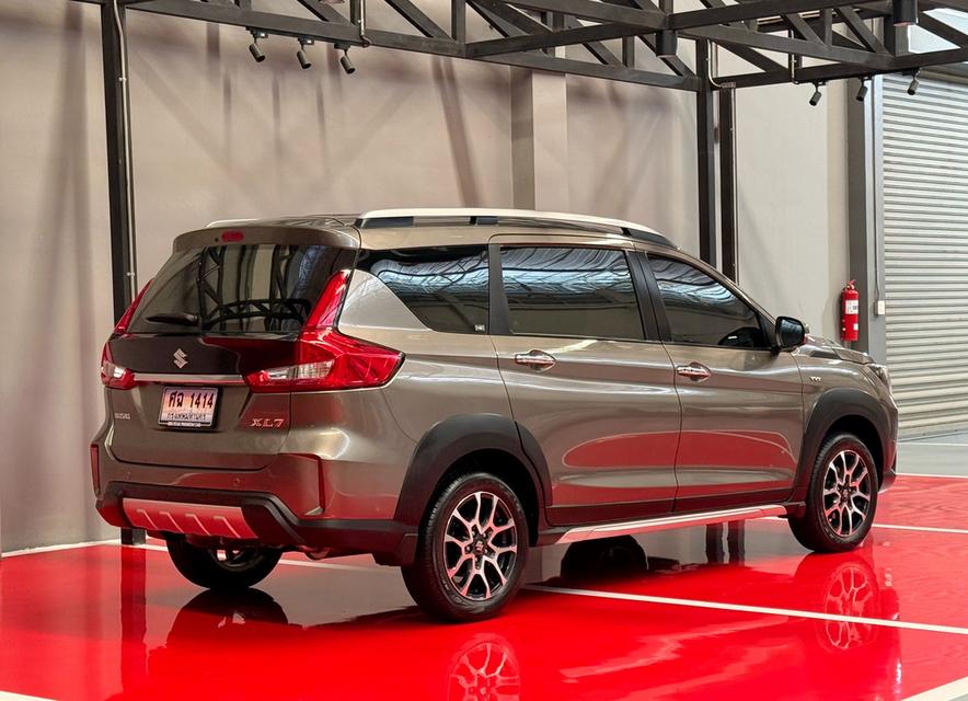 2023 SUZUKI XL7 1.5L ( 7 ที่นั่ง ) รถมือเดียวป้ายแดง รถวิ่งน้อยเพียง 60,000 กม  รถเข้าศูนย์ทุกระยะ รถไม่เคยมีอุบัติเหตุครับ รูปที่ 3