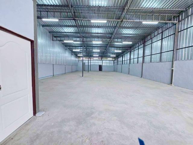 ให้เช่าโกดัง โรงงาน พร้อมออฟฟิศ เลียบคลองบางน้ำจืด 1.3 กม. 400 ตร.ม เดินทางสะดวก สถานีรถไฟบางน้ำจืด 350 ม.ถ.เอกชัย-พระรา 1