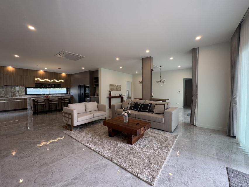 ขายบ้านเดี่ยวพร้อมสระว่ายน้ำใกล้หาดจอมเทียน 3 ห้องนอน 4 ห้องน้ำโรงจอดรถ จอดได้ 2 คัน อยูในโครงการหมู่บ้านมียาม 24 ชม. มีนิติบุคคล 7