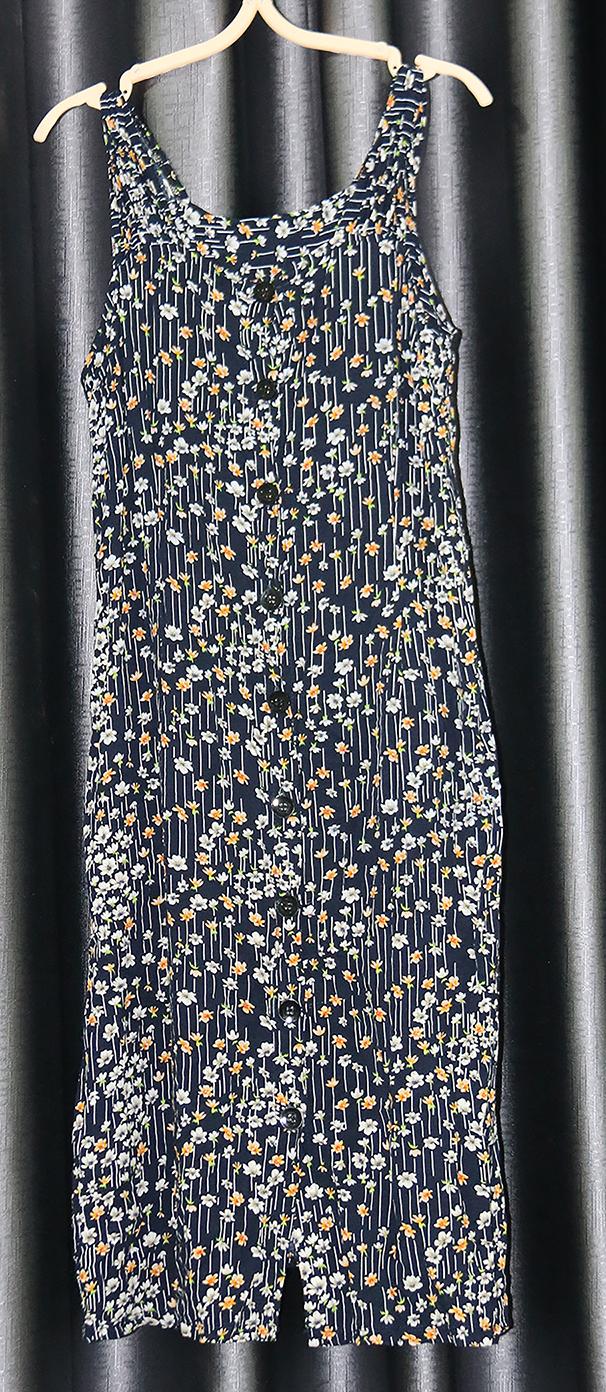 เดรสสายเดี่ยวลายดอกไม้แบบติดกระดุมหน้า (Floral Button-Front Sleeveless Dress)_@SP006