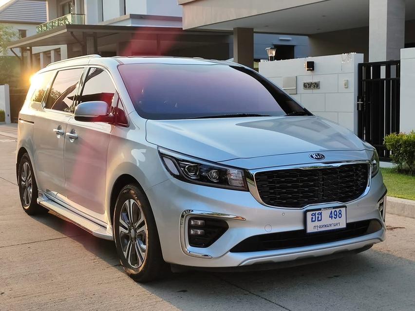 Kia Carnival SLX ตัว Top สีเทา ปี 2019