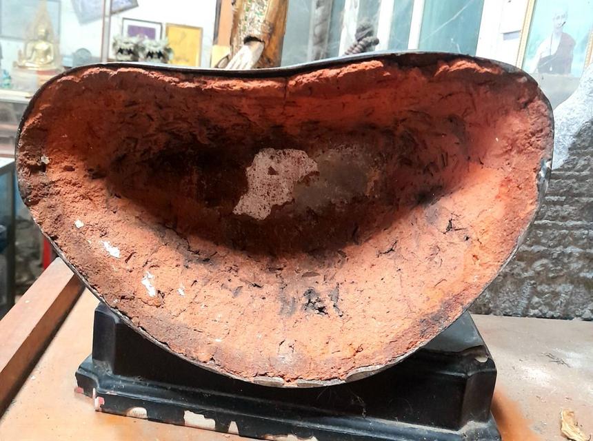 พระพุทธรูปทรงเครื่อง ลพบุรี พระชัย พระบูชาศิลปะลพบุรี หน้าตัก9นิ้ว เนื้อทองเหลือง รูปที่ 3