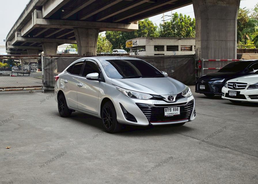 Toyota Yaris Ativ 1.2 E auto ปี 2018
