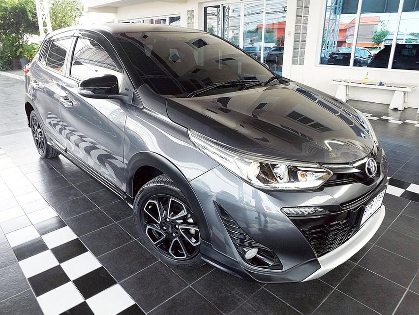 รหัสรถ KCY7794 📞 TOYOTA YARIS ECO 1.2 HIGH CROSS AUTO ปี 2020 สีเทา-ดำ