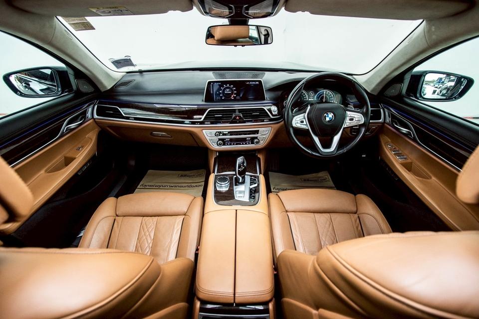 BMW 740LE xDRIVE PURE EXCELLENCE G12 AT 2017ซีดานหรู Plug-in Hybrid ไมล์ 177,xxx รูปที่ 9