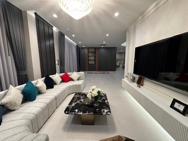 For Rent Grand Bangkok Boulevard Krungthepkreetha 604 sq.m. 127 sq.wa 5 Beds 6 Baths 2 Maids 5 Parkings Near Suvarnabhum 2