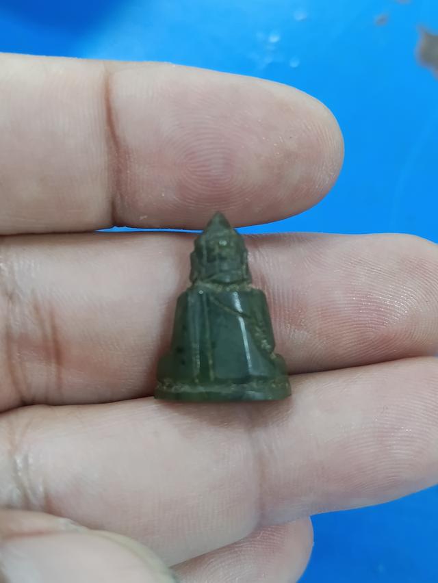 พระหยกแกะสลักวัดธรรมมงคลหน้าใหญ่ กาโม่ รูปที่ 3