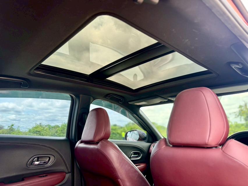 HONDA HRV 1.8 RS TOP SUNROOF (mnc)ปี 20 สีแดง  ออโต้  15